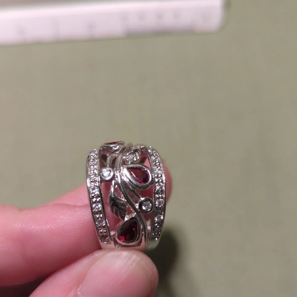 Vintage Sterling Silver Red Gem Ring - Picture 5 of 5